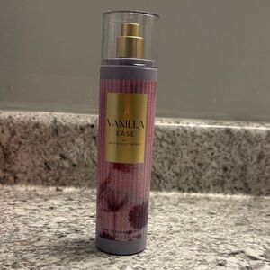 Bath & Body Works Vanilla Ease Mist - Purple and Gold